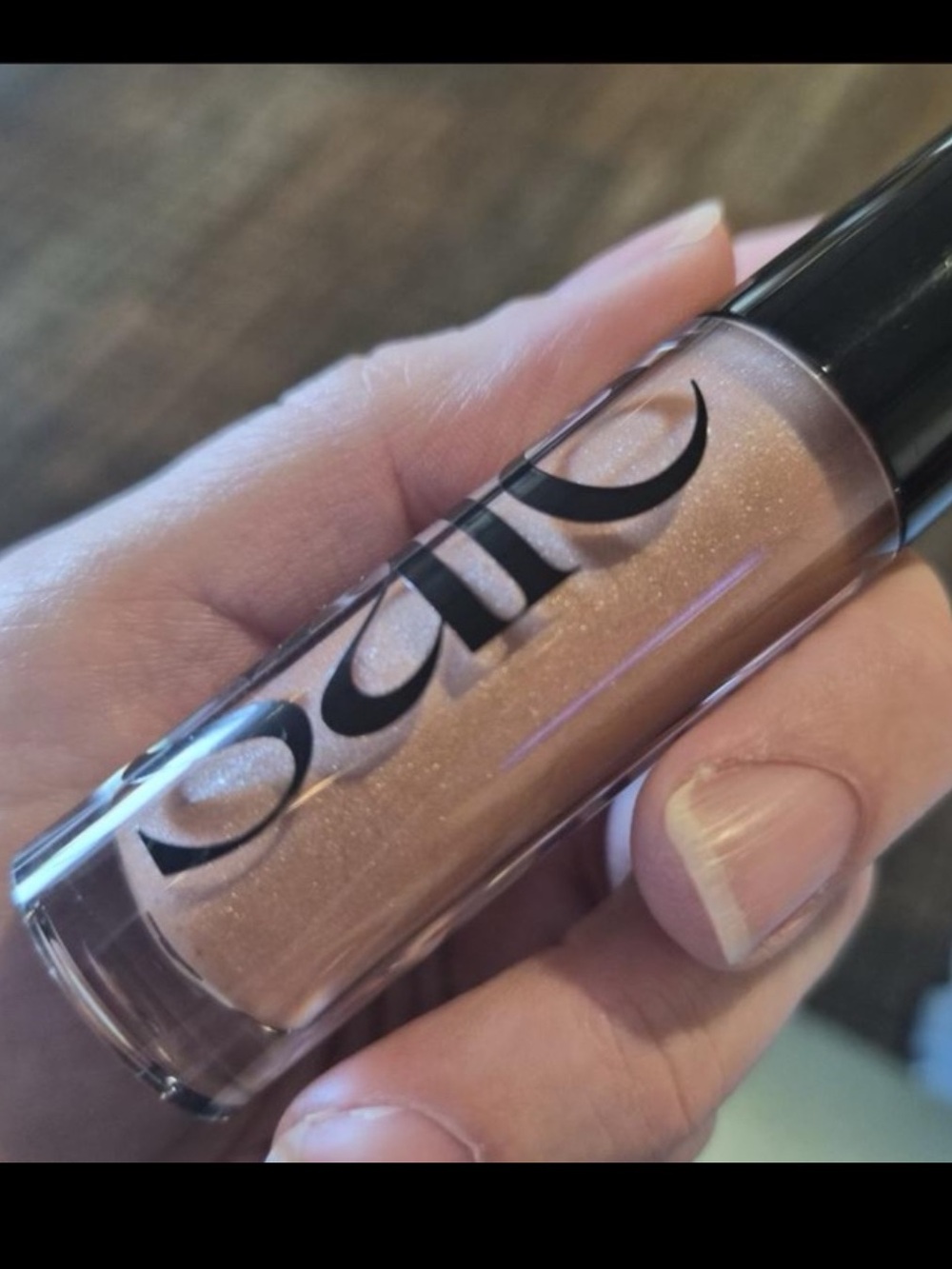 Saie Glossy Bounce Lipgloss in Shake BNIB